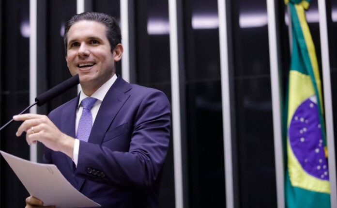 motta-diz-que-ha-interesse-em-discutir-semipresidencialismo-na-camara