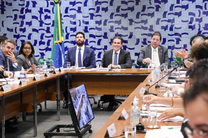 em-sua-primeira-semana,-hugo-motta-tenta-sanar-“pecados”-de-lira