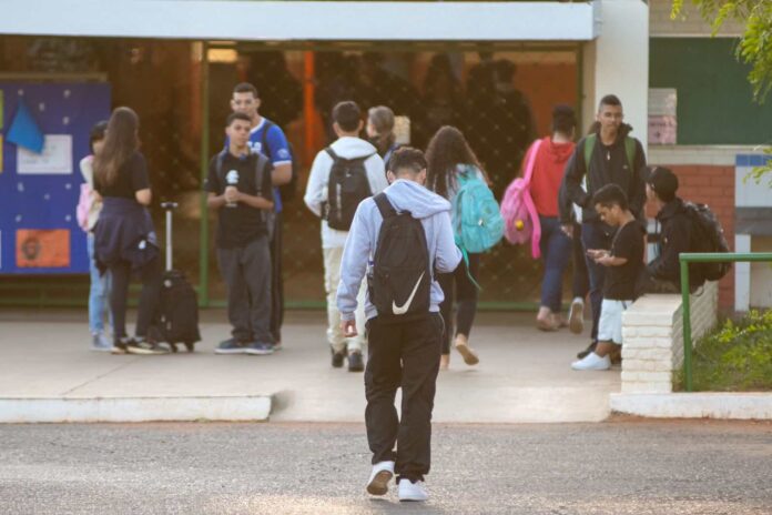 volta-as-aulas-sem-celular-nas-escolas:-o-que-pode-e-o-que-nao-pode