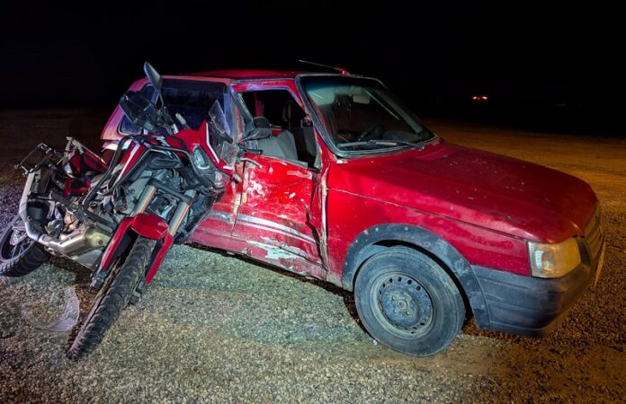 acidente-na-br-101:-motociclista-e-socorrido-em-estado-grave-e-motorista-foge