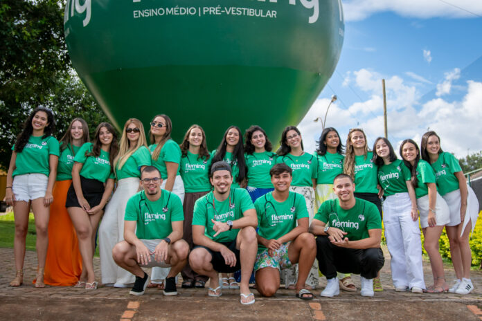 estudantes-comemoram-aprovacao-em-medicina-com-passeio-no-lago-paranoa