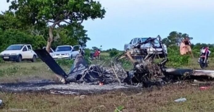 aviao-de-pequeno-porte-cai-na-zona-rural-de-prado,-no-extremo-sul-da-bahia