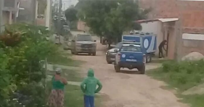 pai-e-filho-sao-encontrados-mortos-a-tiros-dentro-de-casa-em-serrinha