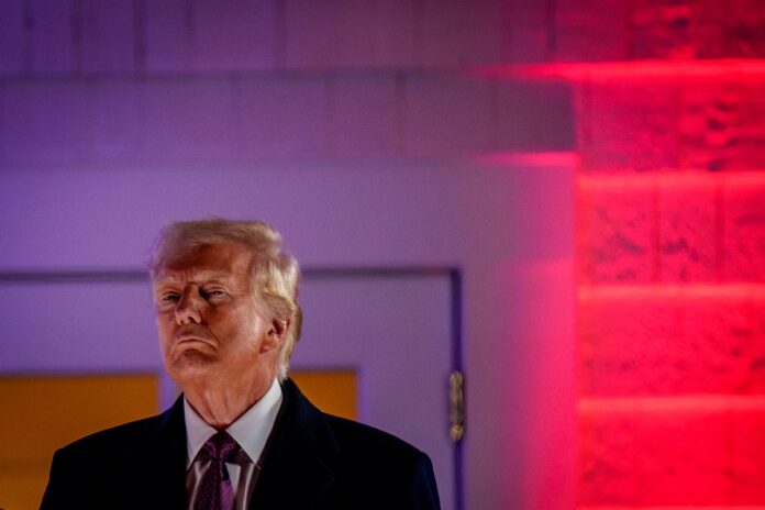 eua:-trump-suspende-lei-que-pune-empresas-por-corrupcao-no-exterior