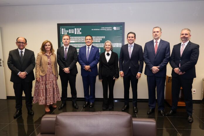 hugo-motta-se-reune-com-carmen-lucia,-mendonca-e-nunes-marques
