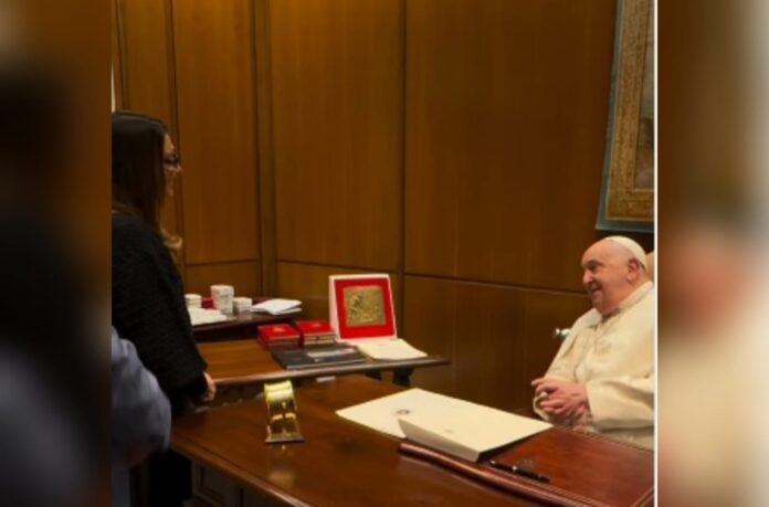 em-agenda-na-italia,-janja-e-recebida-pelo-papa-francisco:-“emocao”