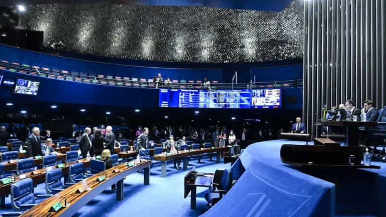 senado-planeja-votar-reforma-que-afrouxa-fiscalizacao-de-partidos-e-altera-regras-de-pesquisas