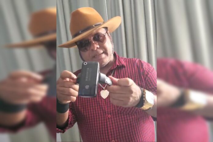 “fuzilar-deputados-vagabundos”,-diz-radialista-da-“tornozeleira-no-cu”