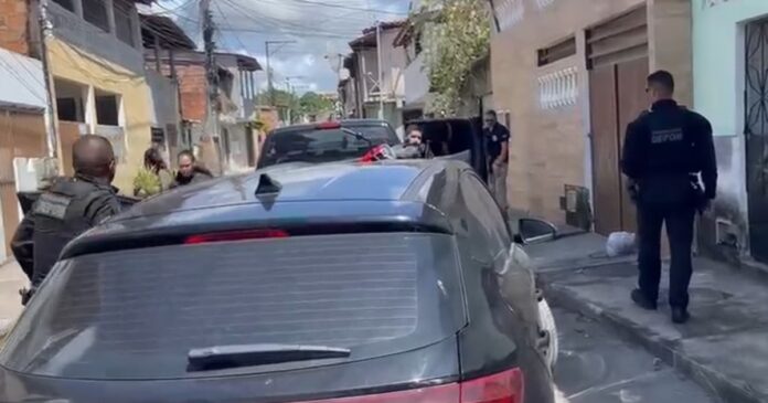 policia-prende-dois-e-cumpre-23-mandados-de-busca-em-camacari-durante-5a-fase-de-operacao