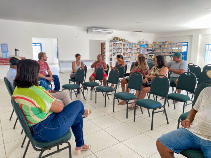 prefeitura-de-prado-realiza-reuniao-com-donos-de-barracas-de-praia