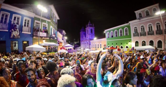 mais-de-60-atracoes-sao-selecionadas-em-edital-para-agitar-o-carnaval-do-pelo-2025