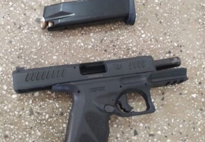 pistola-de-uso-restrito-e-apreendida-pela-pre-na-ba-290-em-teixeira-de-freitas