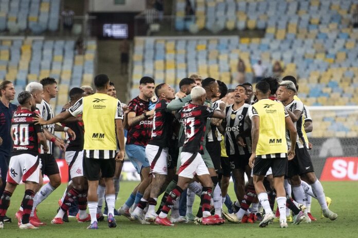 jogadores-do-botafogo-e-flamengo-sao-afastados-por-incidentes-no-classico-carioca