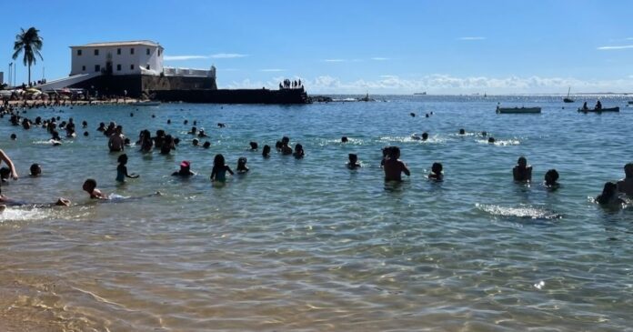 salvador-possui-18-praias-improprias-para-banho-neste-final-de-semana;-confira-lista