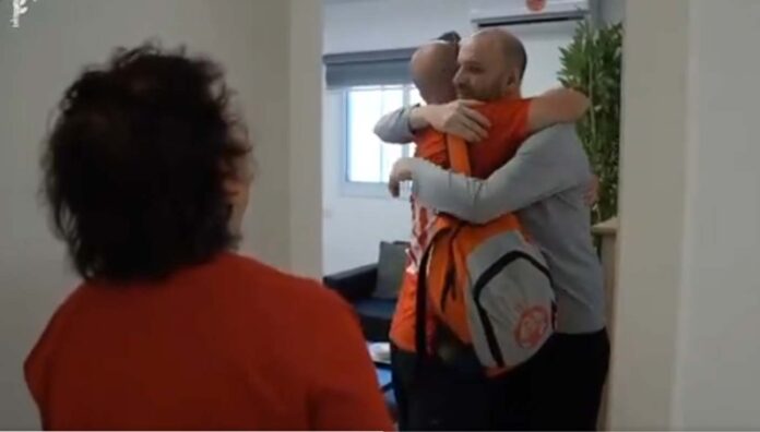 500-dias-sem-filho-refem-em-gaza:-mae-faz-apelo-emocionante.-video