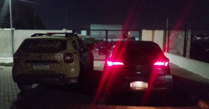 policia-militar-recupera-dois-veiculos-com-restricao-de-roubo-em-feira-de-santana