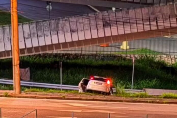 jovem-morre-apos-motorista-bebado-bater-carro-contra-poste-em-sp
