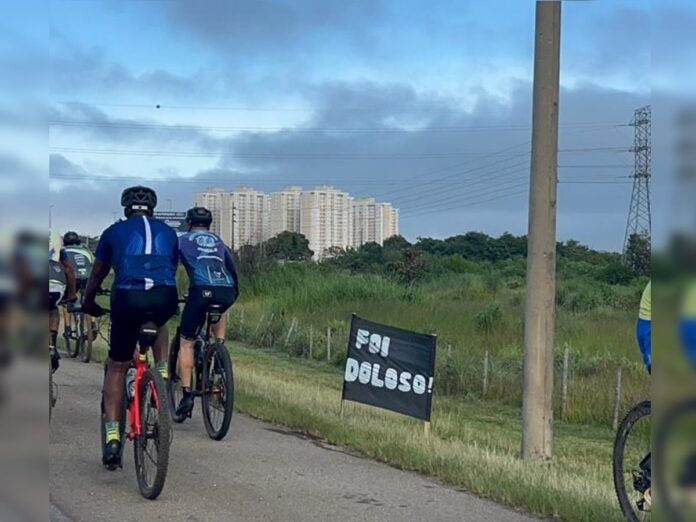 filhos-de-ciclista-morto-instalam-ghost-bike-na-br-070.-video