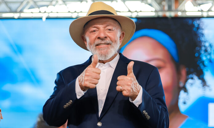 lula-poe-frigobares-e-lustradores-de-sapato-no-planalto-por-r$-106-mil