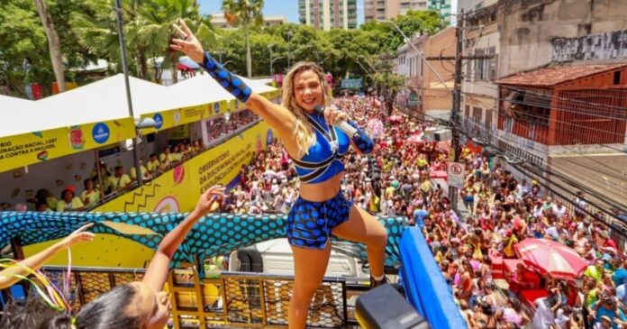 carla-perez-anuncia-aposentadoria-do-carnaval-de-salvador-com-bloco-algodao-doce:-“passar-o-bastao”
