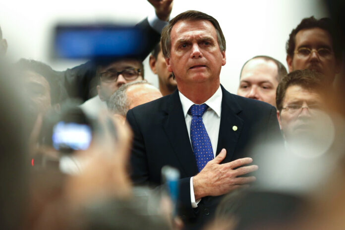 filho-de-bolsonaro-operava-gabinete-do-odio-e-controlava-redes-do-pai