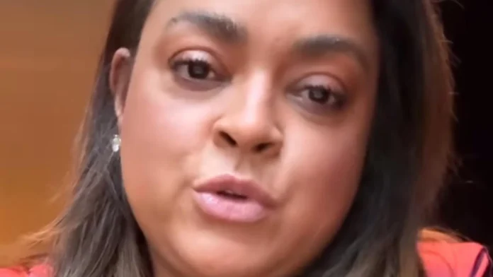 preta-gil-diz-que-nao-consegue-sentar-e-pede-retirada-de-dreno