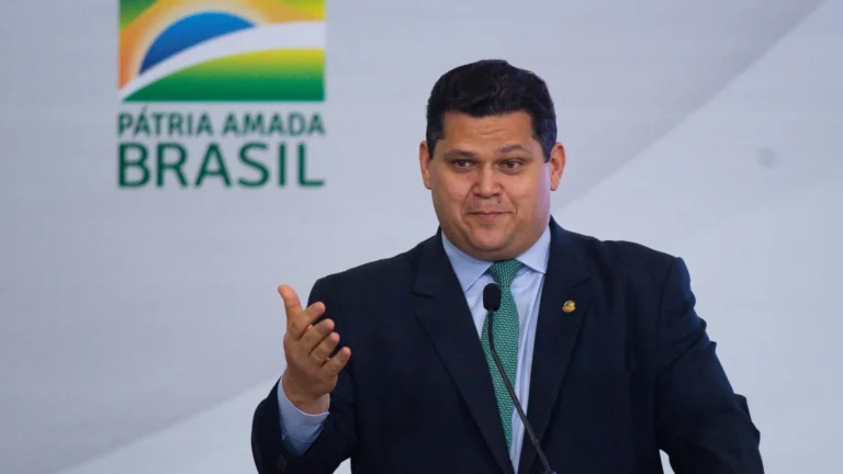 anistia-a-golpistas-nao-e-assunto-dos-brasileiros,-diz-alcolumbre