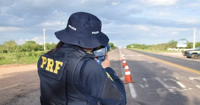 prf-intensifica-fiscalizacao-de-excesso-de-velocidade-na-operacao-carnaval-2025-na-bahia