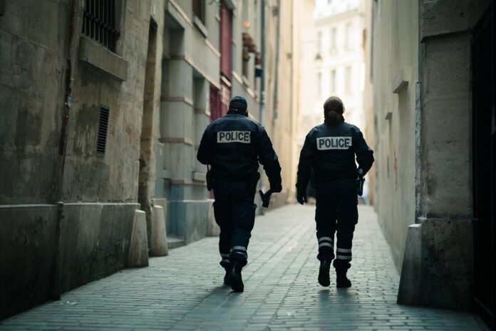 ataque-com-faca-deixa-pelo-menos-1-morto-e-policiais-feridos-na-franca