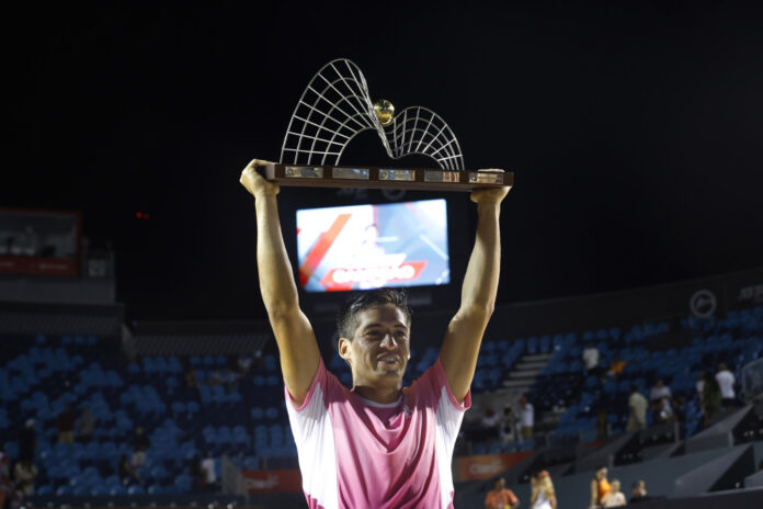 baez-derrota-algoz-de-joao-fonseca-e-se-torna-1o-bicampeao-de-simples-no-rio-open