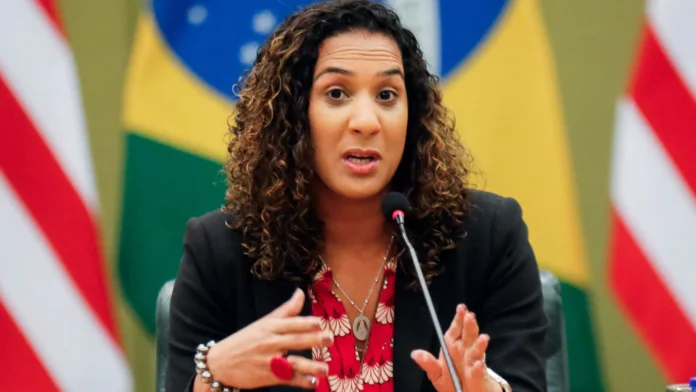 anielle-rebate-silvio-almeida,-diz-que-postura-intimida-vitimas-e-fala-em-‘estrategia-repulsiva’