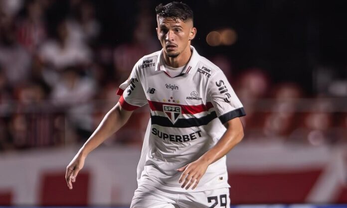 sao-paulo-confirma-lesao-de-pablo-maia-e-volante-passara-por-cirurgia