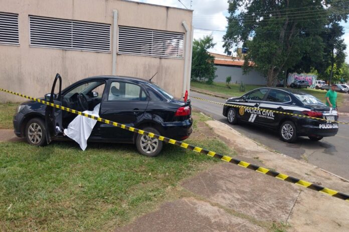 motorista-e-esfaqueada-durante-assalto,-bate-carro-e-morre-no-cruzeiro