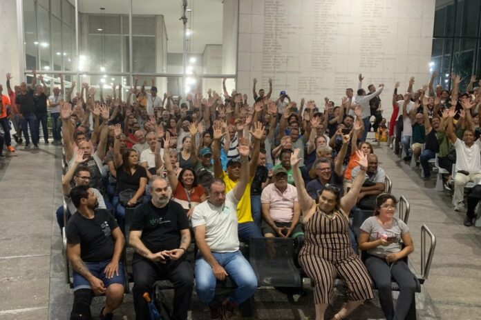 prefeitura-e-sindicato-chegam-a-acordo-e-greve-da-cet-e-cancelada