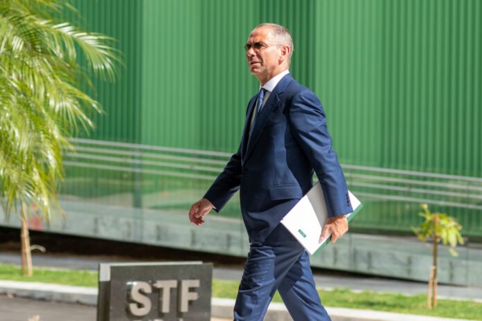 advogado-de-braga-netto-ao-stf:-“sem-ampla-defesa,-julgamento-fica-manchado”