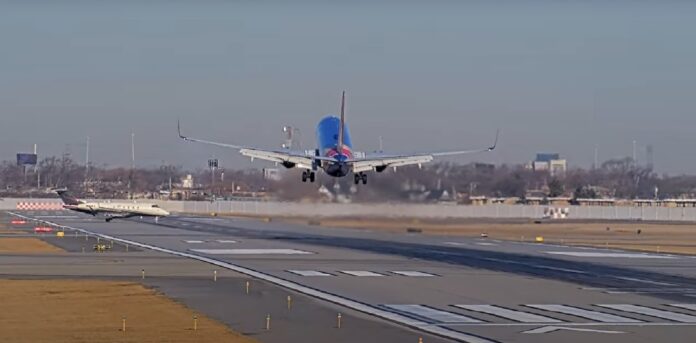 audio-revela-erro-de-piloto-em-quase-acidente-em-aeroporto-nos-eua