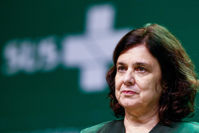 “saio-com-a-certeza-de-dever-cumprido”,-diz-nisia-apos-demissao