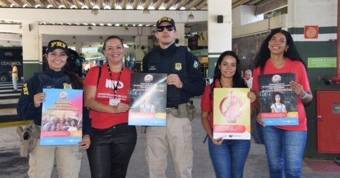 prf-realiza-acao-educativa-no-terminal-rodoviario-de-salvador-durante-operacao-carnaval