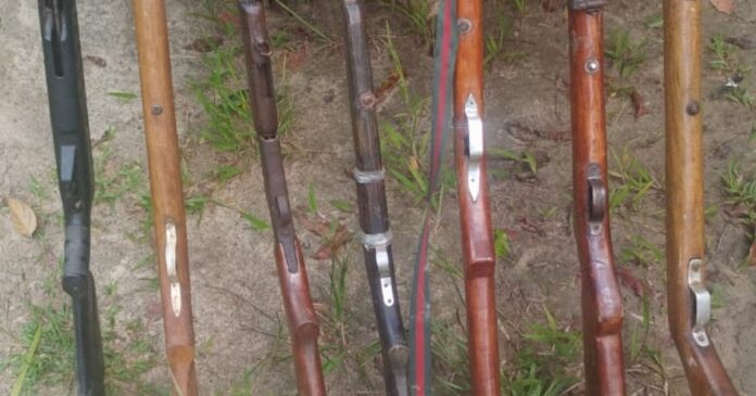 policia-militar-apreende-armas-de-fogo-e-objetos-de-caca-em-comunidade-entre-ilheus-e-buerarema