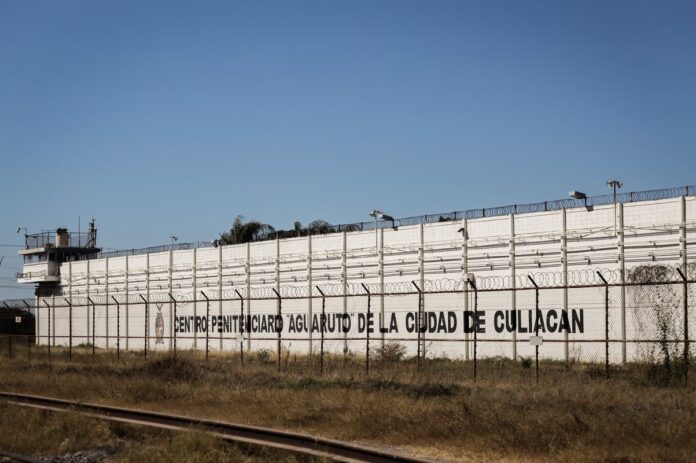 apos-pressao-de-trump,-mexico-envia-membros-de-carteis-para-os-eua