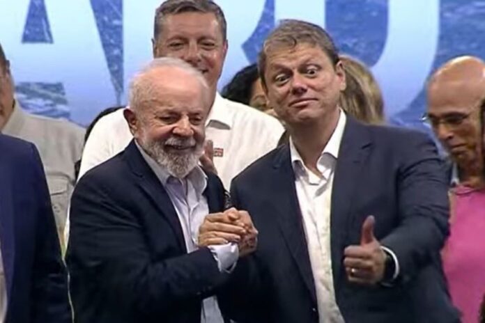 lula-e-tarcisio-dao-provas-de-civilidade-e-deixam-bolsonaro-furioso