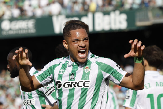 tecnico-do-betis-confirma-o-atacante-vitor-roque-no-palmeiras:-‘esta-feito’