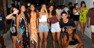 Bibas e No Stress empatam em no jogo de futsal na abertura do Carnaval 2025 de Caravelas 12