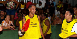 Bibas e No Stress empatam em no jogo de futsal na abertura do Carnaval 2025 de Caravelas 6
