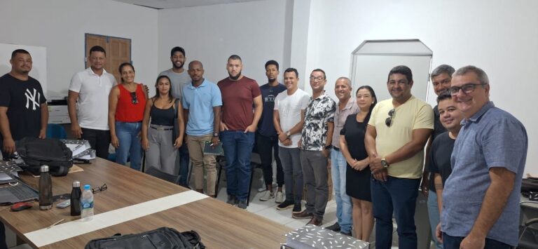 Prefeitura de Alcobaça se compromete em investir meio milhão de reais no transporte escolar universitário do município