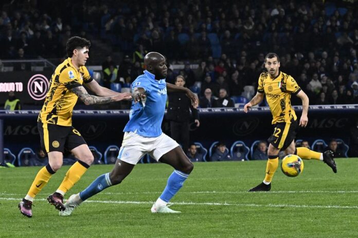 napoli-e-inter-de-milao-empatam-em-1-a-1-e-acirram-disputa-pela-lideranca-do-italiano