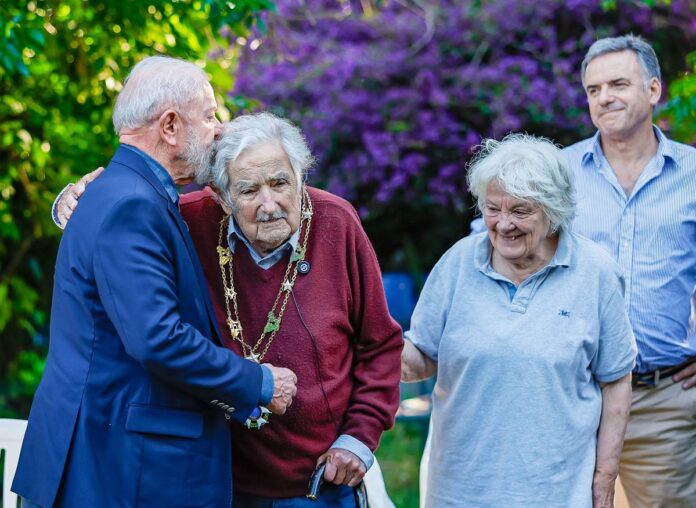 mujica-e-acima-da-media-dos-seres-humanos,-diz-lula-apos-encontra-lo