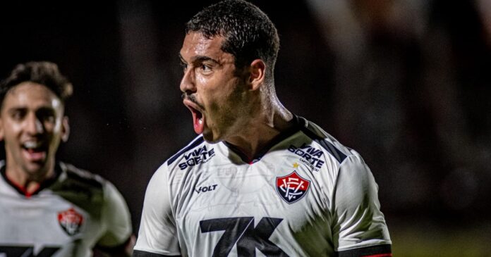 vitoria-goleia-o-atletico-de-alagoinhas-e-fica-perto-da-final-do-baianao
