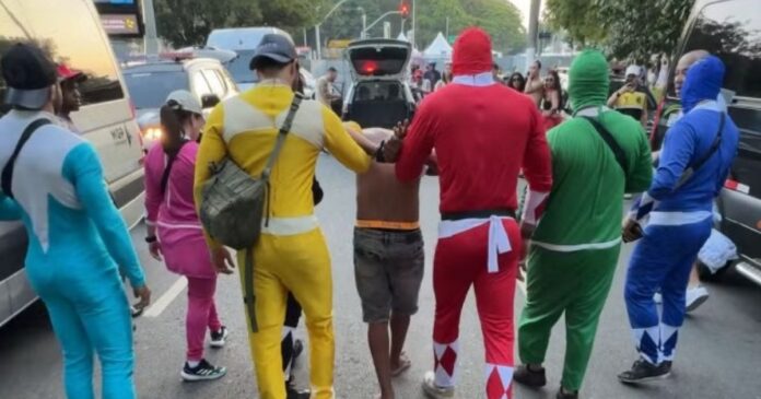 ‘power-rangers’-prendem-homem-suspeito-de-roubar-sete-celulares-em-carnaval-de-sao-paulo