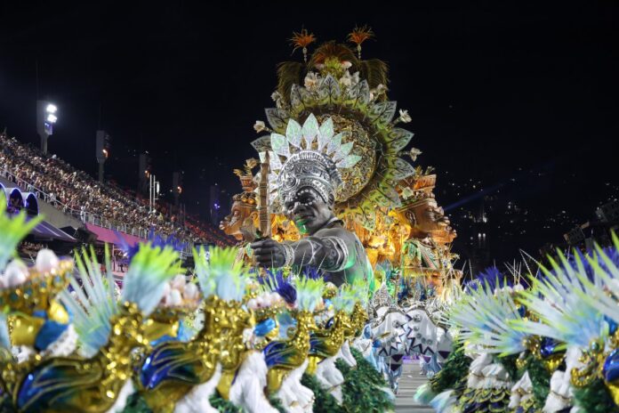 carnaval-no-rio:-acompanhe-o-3o-dia-de-desfiles-do-grupo-especial